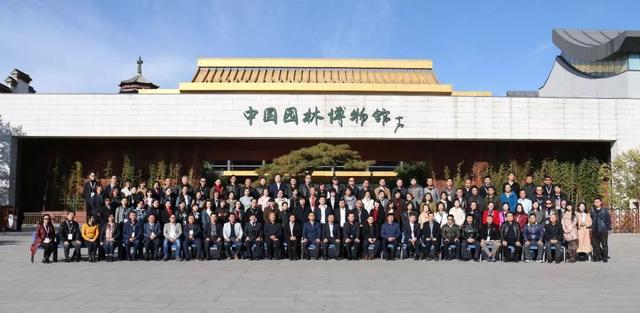 �˼������������Ϊ�㽲��������ɫ�Ĳ�����Ĵ���չ֮·